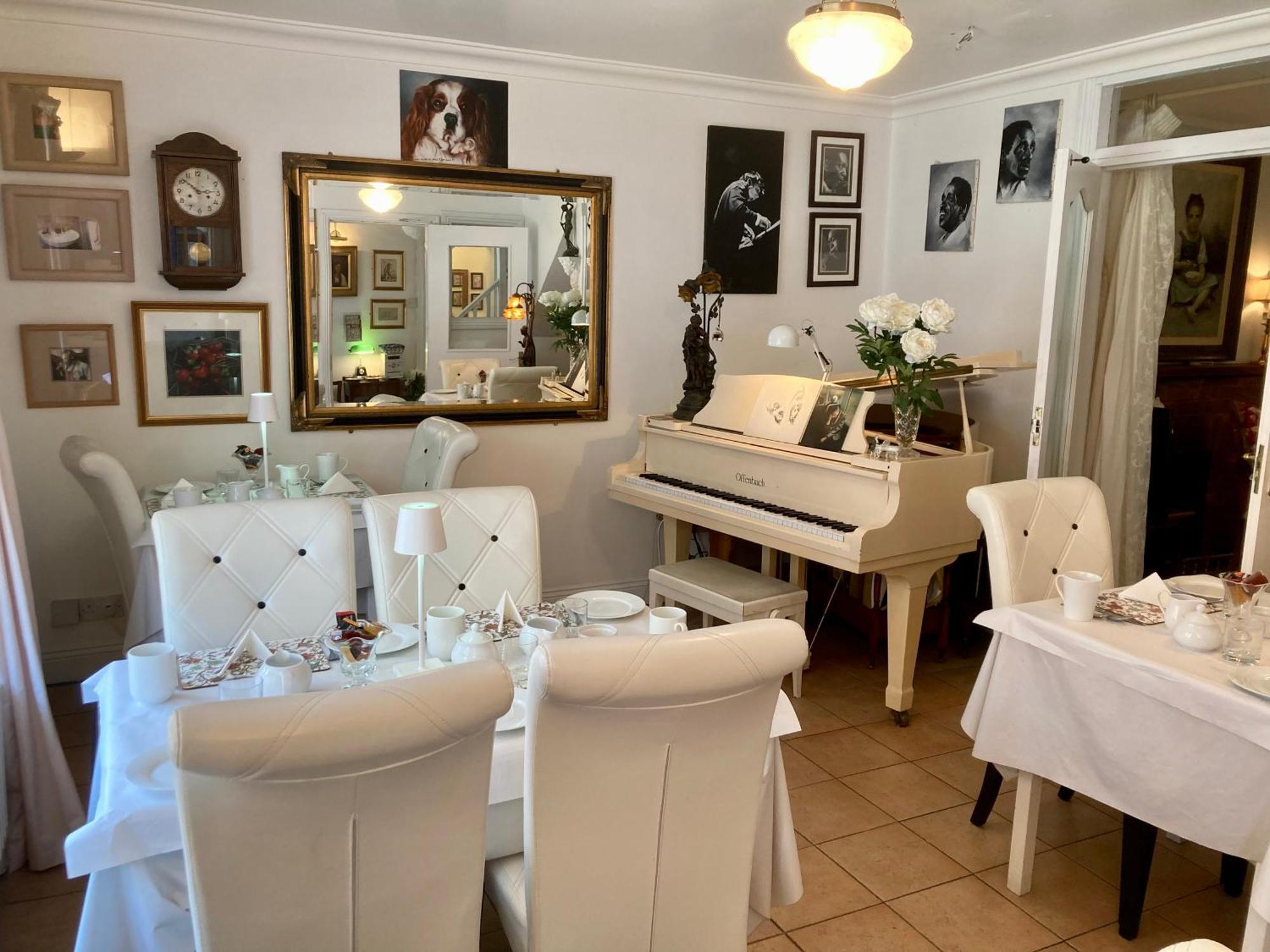The Gallery B&B, The Glen, Kinsale ,County Cork Экстерьер фото